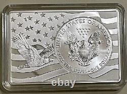Ensemble de pièces de monnaie de 1 once et de barres d'argent de 2 onces American Silver Eagle de 2016 dans une capsule.