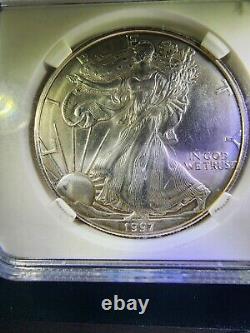 Pièce de monnaie américaine d'un dollar non circulée de l'aigle américain en argent Liberty Walking de 1997